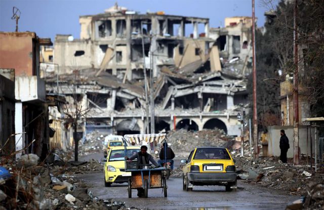 Lucha contra EI dejó a Raqqa destruida y con centenares de civiles muertos