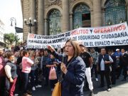 Ambulantes de la CDMX protestan frente al Congreso local Acusan detenciones injustas y hostigamientos por parte de las autoridades capitalinas