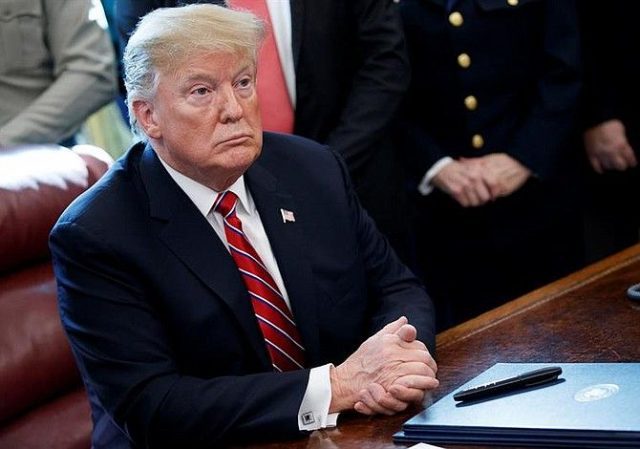 Trump poncha a la Federación Cubana de Béisbol