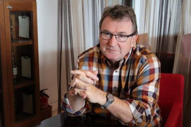 Sterling Van Wagenen se declara culpable de abuso sexual Sterling Van Wagenen se declara culpable de abuso sexual