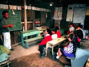 Las niñas y los niños primero Las niñas y los niños primero