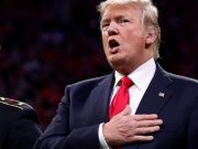 Trump se da golpes de pecho Trump se da golpes de pecho