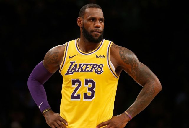 LeBron ya piensa en refuerzos para los Lakers