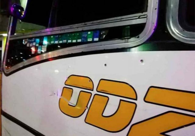 Balean autobús de pasajeros en la México-Pachuca Balean autobús de pasajeros en la México-Pachuca