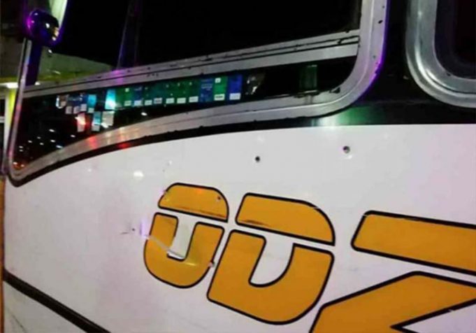 Balean autobús de pasajeros en la México-Pachuca