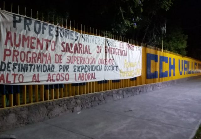 Profesores de CCH inician paro de 72 horas; exigen aumento salarial Profesores de CCH inician paro de 72 horas; exigen aumento salarial