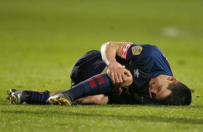 Amarga victoria para el PSV: Chucky Lozano sale lesionado