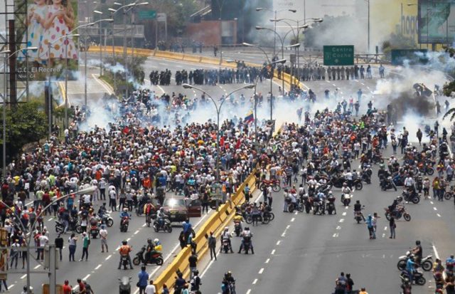 Cancillería mexicana teme escalada de violencia en Venezuela Cancillería mexicana teme escalada de violencia en Venezuela