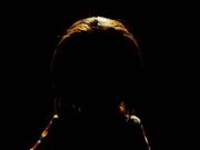 Chucky se deja ver finalmente en la nueva imagen para «Child’s Play» Screen Geek - Bloody Disgusting - En esta nueva película Chucky será un robot asesino en vez de un muñeco poseído