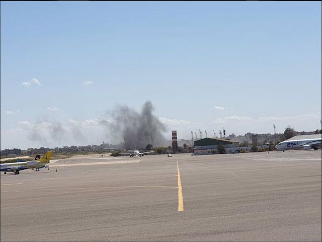 Trípoli podría quedarse sin aeropuerto tras ataque guerrillero Twitter - Trípoli podría quedarse sin aeropuerto tras ataque guerrillero
