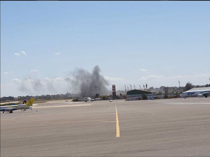 Twitter - Trípoli podría quedarse sin aeropuerto tras ataque guerrillero