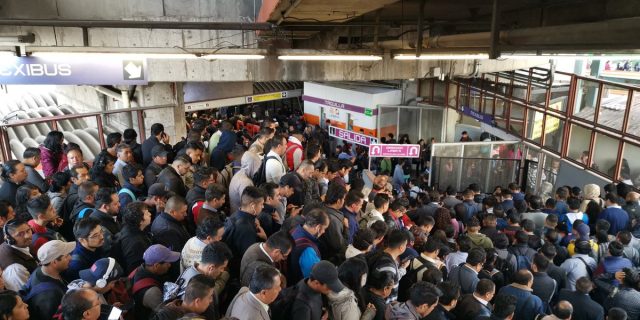 ¿Llegaste tarde por culpa del Metro? descarga aquí tu constancia Falla eléctrica en Línea 9 causa caos al oriente de la CDMX