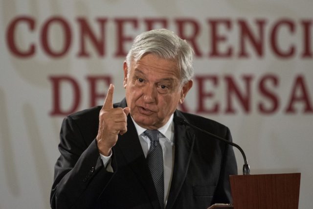 Línea presidencial La plaza del ajolote