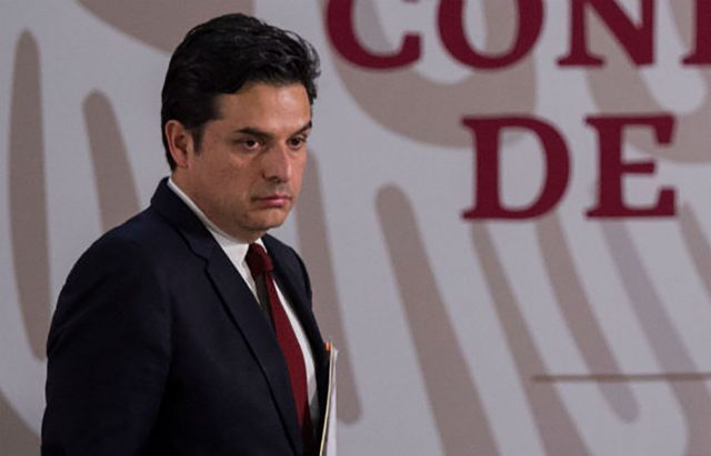 AMLO nombra a Zoé Robledo como nuevo director del IMSS