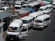 Transportistas fuera de norma: operan 122 mil de 230 mil unidades