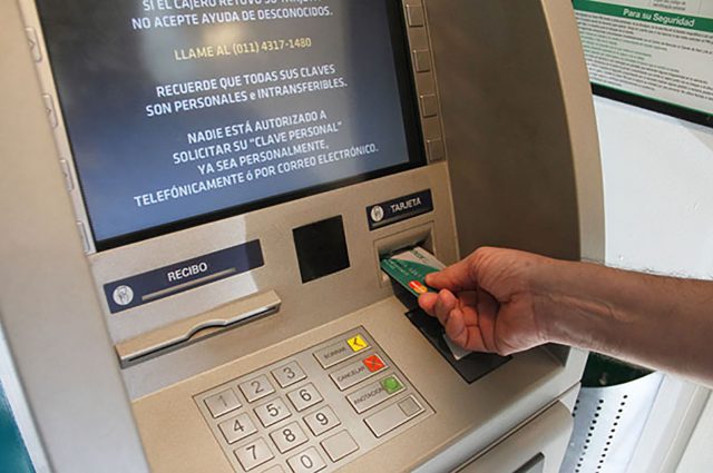 En 30% de los municipios poblanos no tienen dónde sacar la quincena