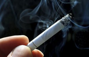 Niños en Puebla fuman tabaco desde los 11 años