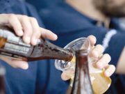 Locales que venden alcohol a menores en planteles de la UNAM, en la mira del Invea