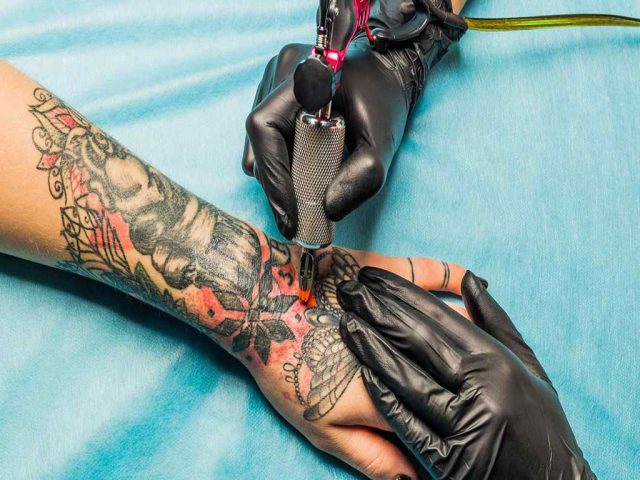 Hidalgo prohíbe la discriminación laboral contra personas tatuadas Subrayado - Hidalgo prohíbe la discriminación laboral contra personas tatuadas