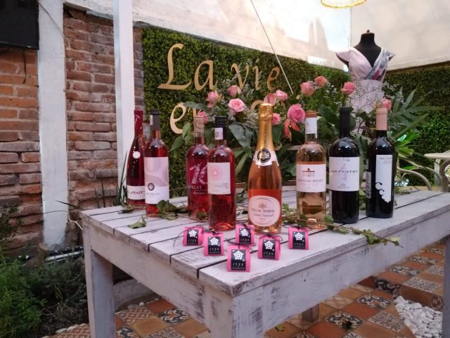 Disfruta de vino rosado en La Vie en Rosé este fin de semana
