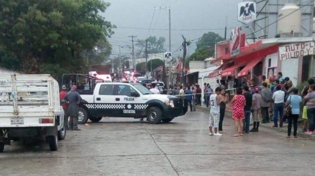 Suman 5 los muertos tras ataque a comerciantes de Coatepec En cinco meses de administración ya son cerca de 800 homicidios en Veracruz