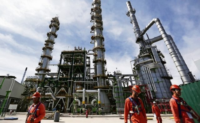 Refinería de Dos Bocas podría costar hasta 12 mmdd más de lo estipulado: Moody’s Prevén una desaceleración en la economía de América Latina