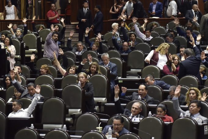 Aprueban diputados minuta a reforma educativa