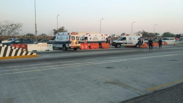 Atacan camión que transportaba a presas en Morelos Fuentes extraoficiales hablan de al menos 6 personas asesinadas