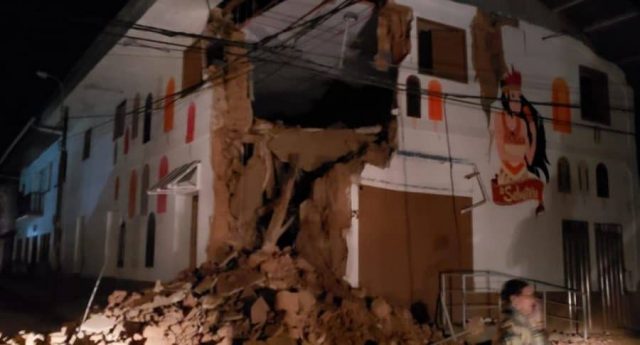 Sismo de 8.0 sacude Perú; un muerto