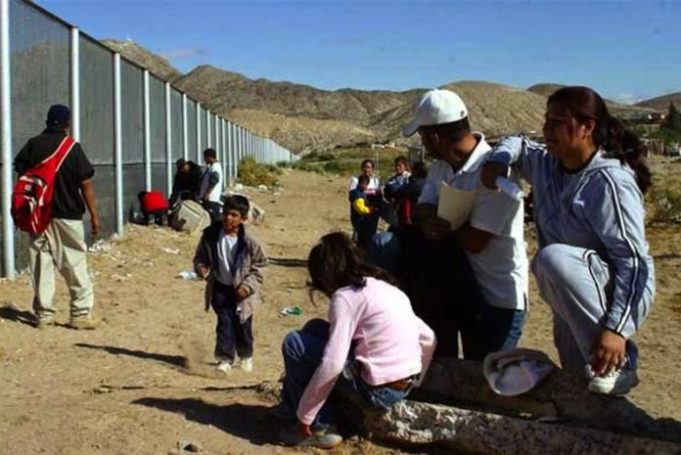 Más de 1 500 migrantes decidieron entregarse a las autoridades norteamericanas
