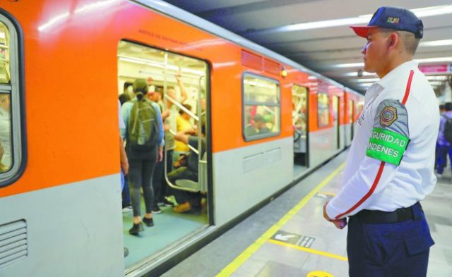 Gobierno capitalino presenta a la Policía del Transporte