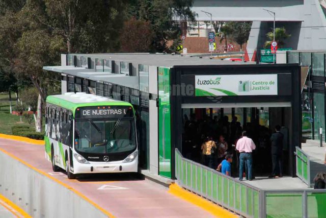 Tuzobús pierde concesión por conflicto laboral