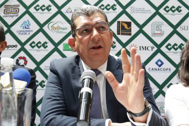 CCE en Puebla exhorta a Barbosa a mejorar economía en la entidad