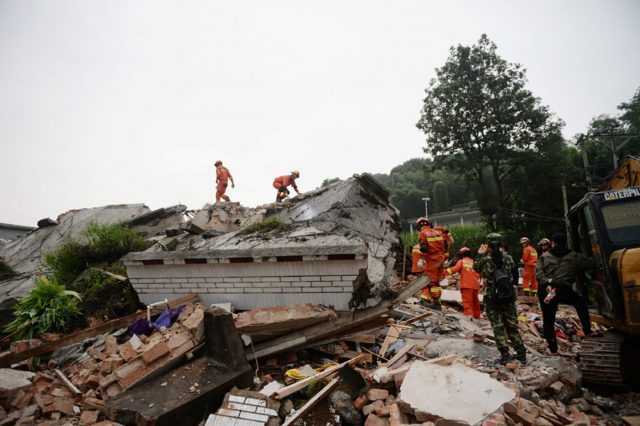 Sismo en China deja 13 muertos y dos centenares de heridos