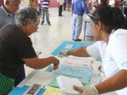 Guatemala busca al sustituto de Jimmy Morales en medio de crisis migratoria