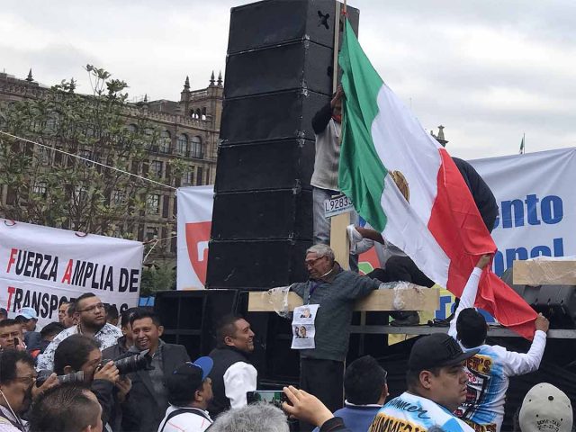 Taxistas paralizan la CDMX Se registran bloqueos en gran parte de las arterias de la ciudad