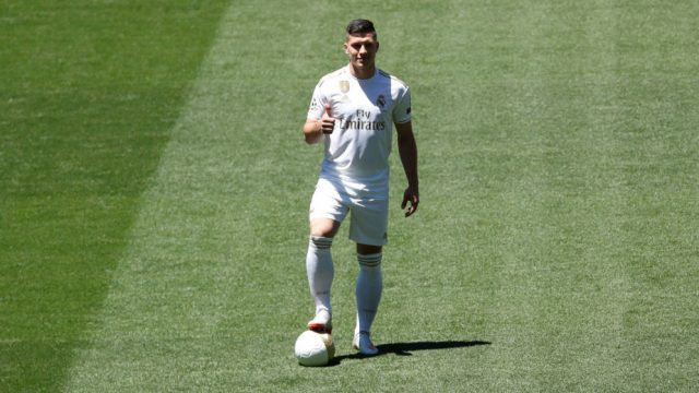Luka Jovic al banquillo del Real Madrid Comenzaron a llegar los refuerzos para el Real Madrid