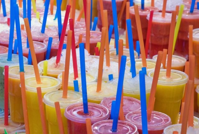 Sin avances la prohibición de popotes en Sonora Pese a cambios en la ley, los comercios sonorenses siguen promoviendo el uso de popotes