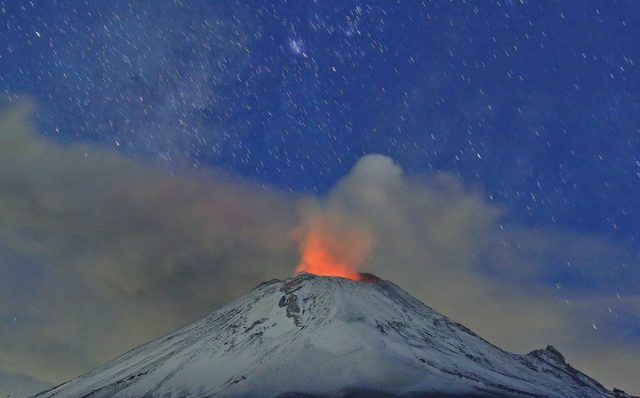 Explosión del Popo manda ceniza a dos estados colindantes En total fueron 382 minutos de tremor