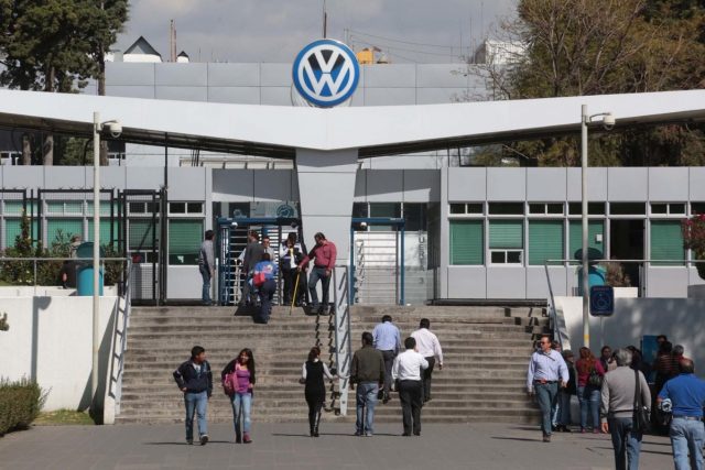 Volkswagen anuncia paro laboral a fin de mes Se efectuará un receso general en la producción en la semana 30