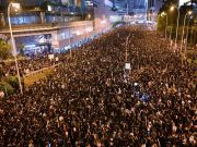 Hong Kong recibe el domingo con segundo día de protestas