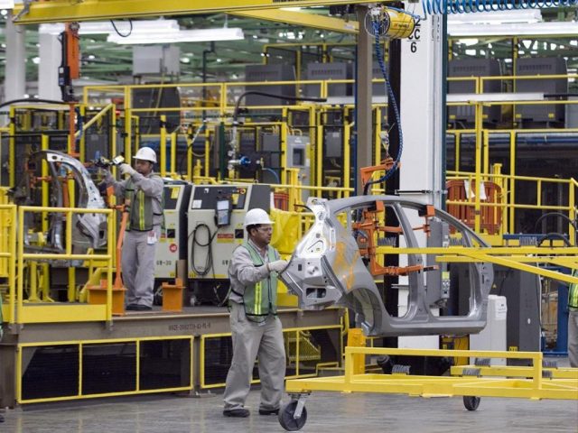 Sector industrial se fue a la baja durante mayo