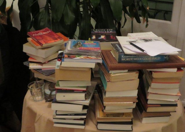 Subastas de libros en un punto rojo de la CDMX