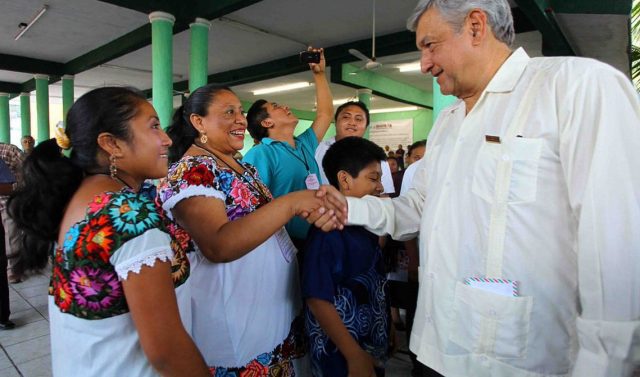 AMLO promete poner fin a escasez de gas en Yucatán