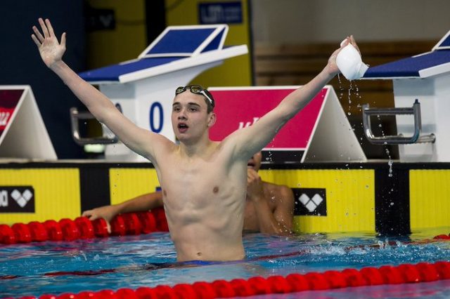 Kristóf Milák destrozó el récord de Michael Phelps en los 200 metros mariposa A sus 19 años, el húngaro ya se ganó un lugar dentro de los anales deportivos