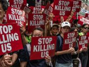 Manifestación en Hong Kong culminó en agresiones contra inconformes Ya suman 7 las semanas de manifestaciones por las calles de Hong Kong