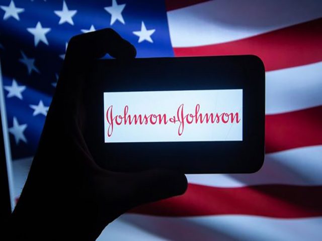 Imponen multa histórica a farmacéutica Johnson & Johnson BBC - Se estima que la compañía J&J fue la responsable de miles de muertes por sobredosis