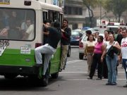 Transportistas amenazan con manifestaciones si las autoridades no consienten incremento de la tarifa a 10 pesos Cerca del 60 % del parque vehicular de la CDMX se encuentra en condiciones críticas