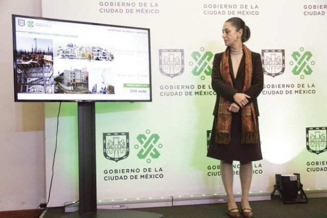 Sheinbaum anuncia construcción de dos hospitales en la capital