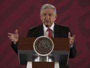 AMLO insiste en reducción de recursos a partidos políticos